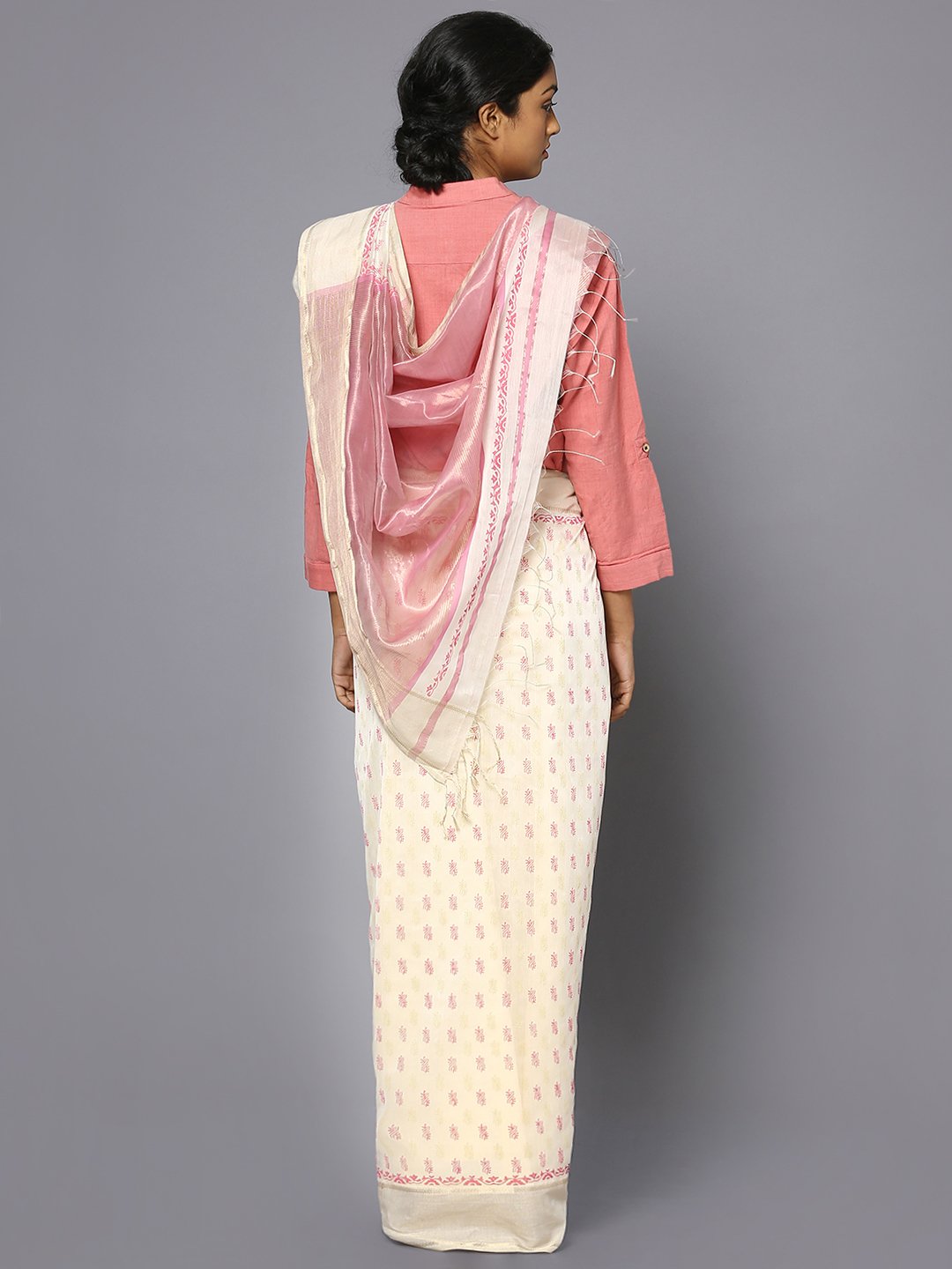 White & pink silk cotton printed maheswari saree