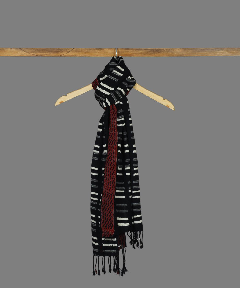Black chuna patri printed cotton stole