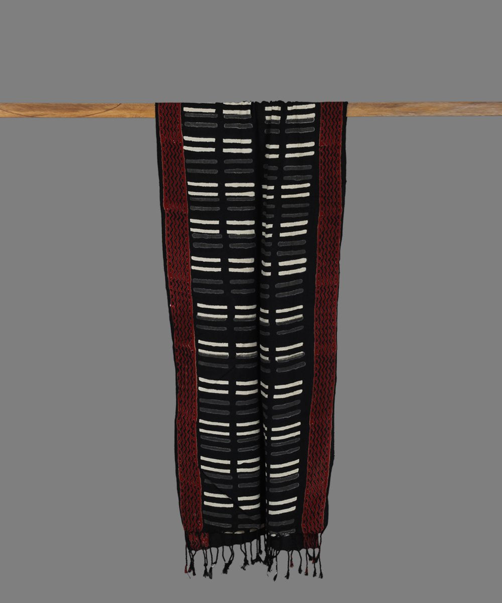 Black chuna patri printed cotton stole