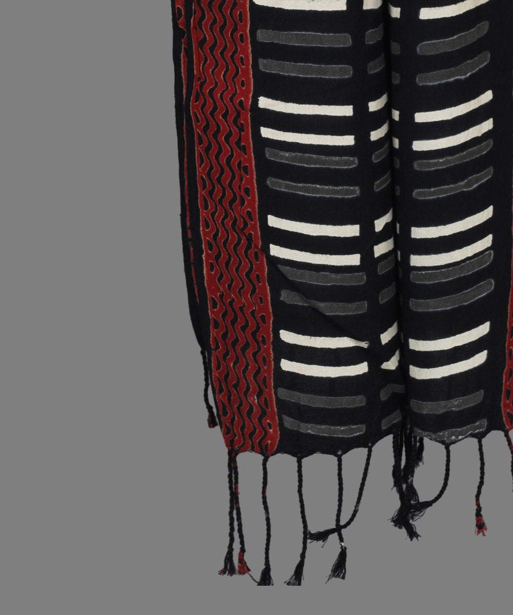 Black chuna patri printed cotton stole