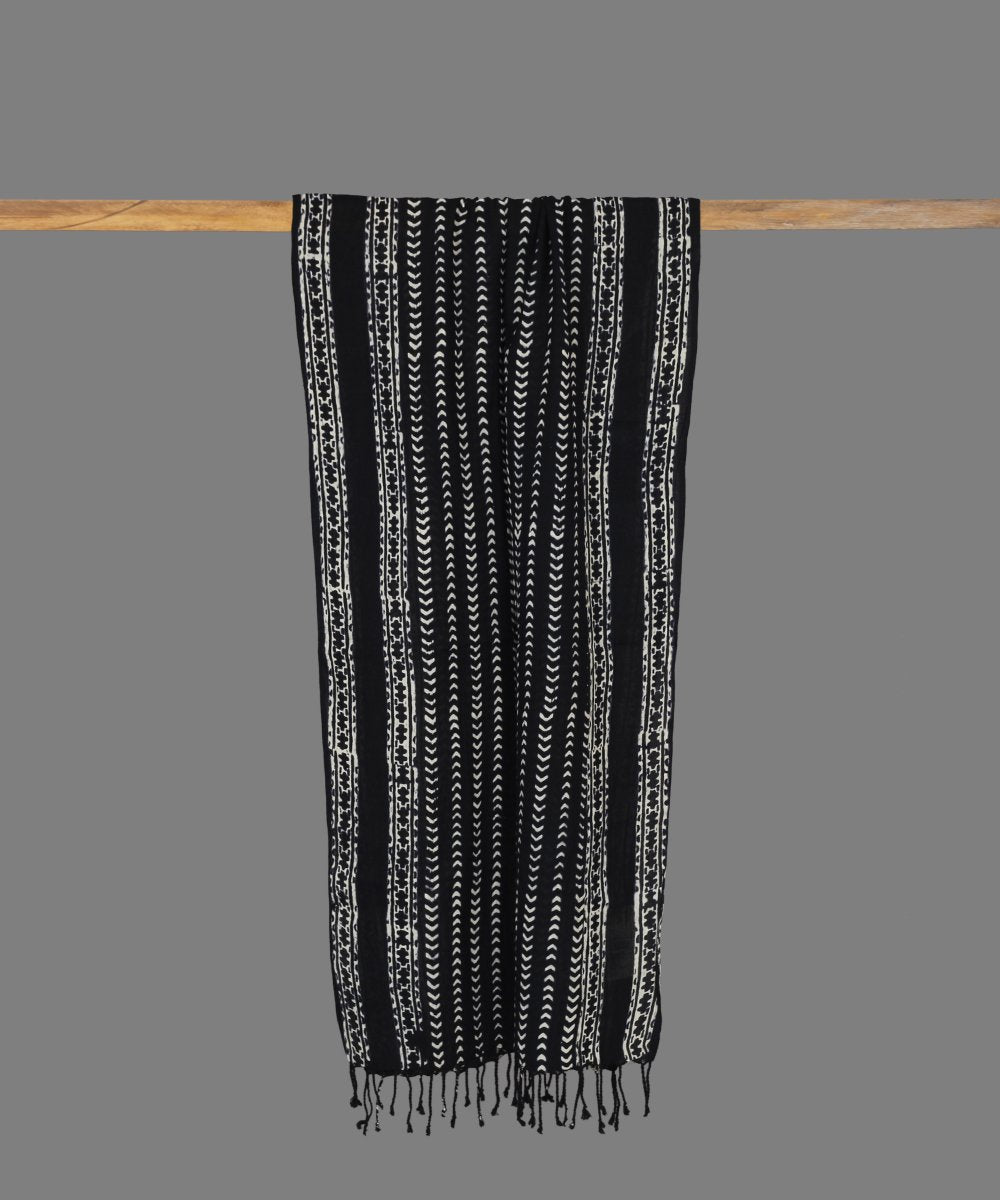 Chuna patri printed black cotton stole