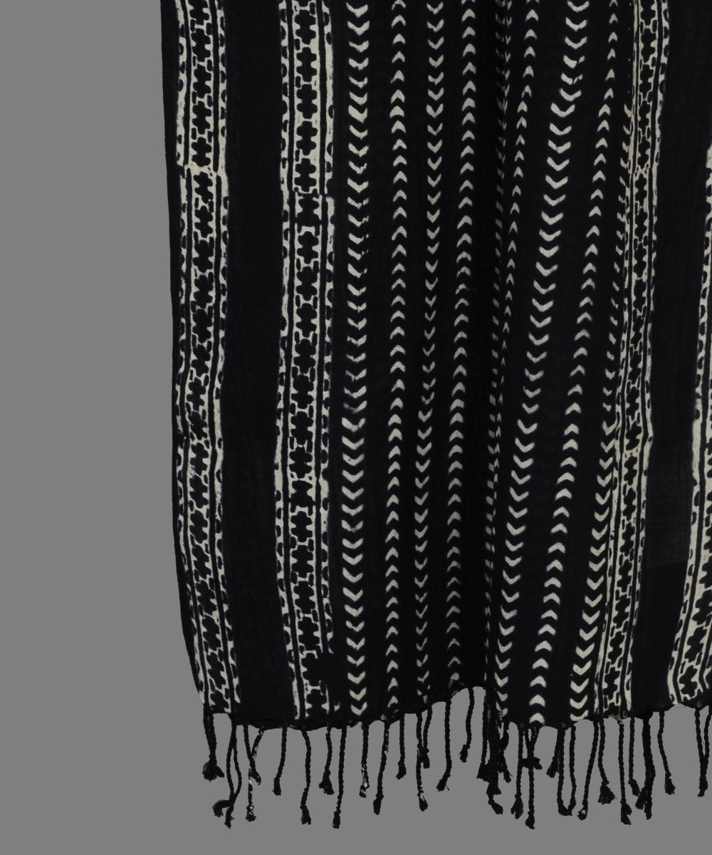 Chuna patri printed black cotton stole