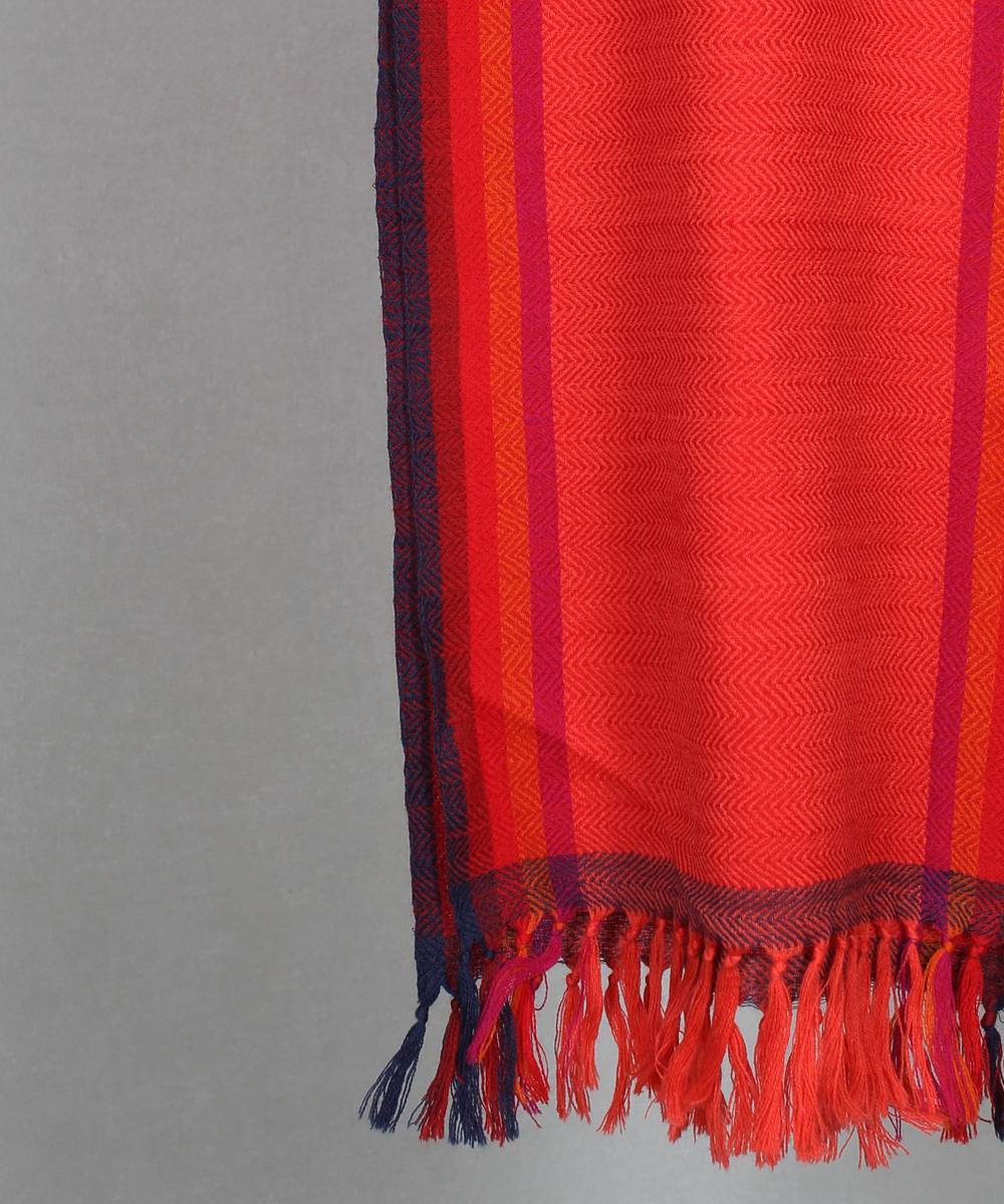Red handloom woolen stole