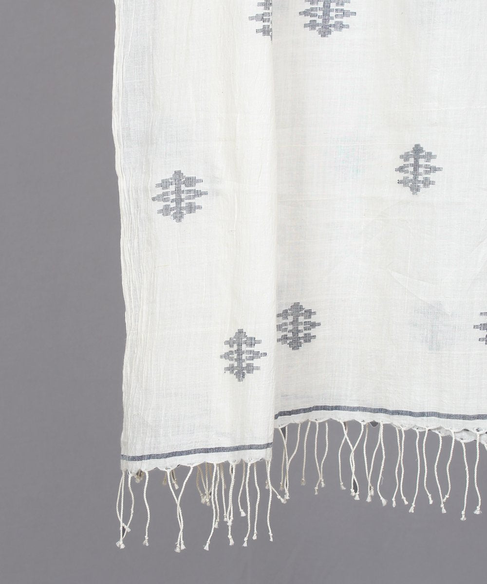 Natural white jamdani stole in black floral motif