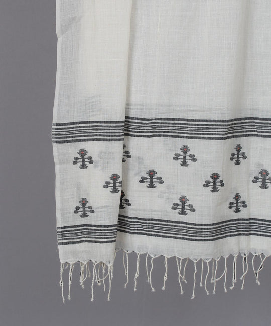 Natural white muslin stole in floral jamdani motif