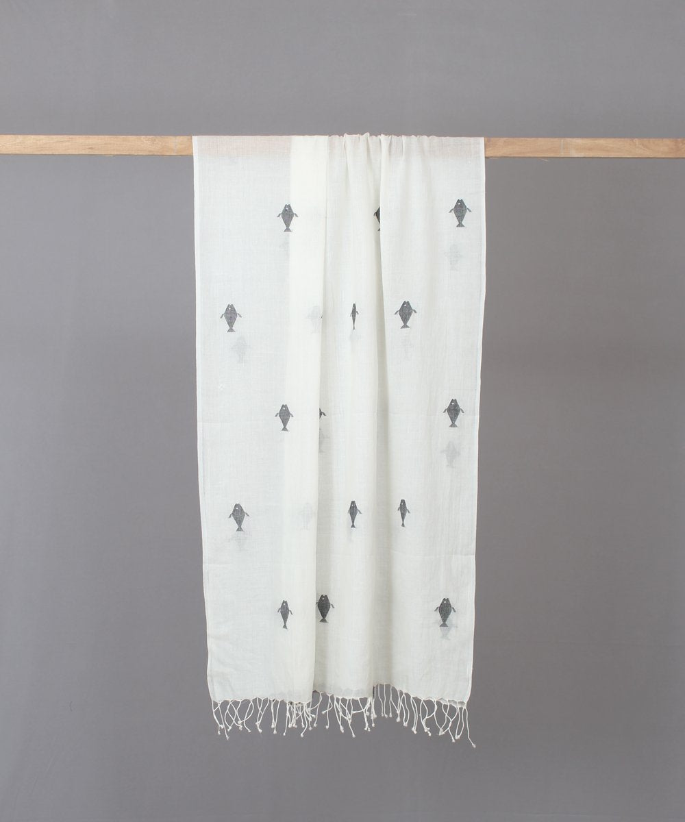 Black fish motif in white jamdani stole