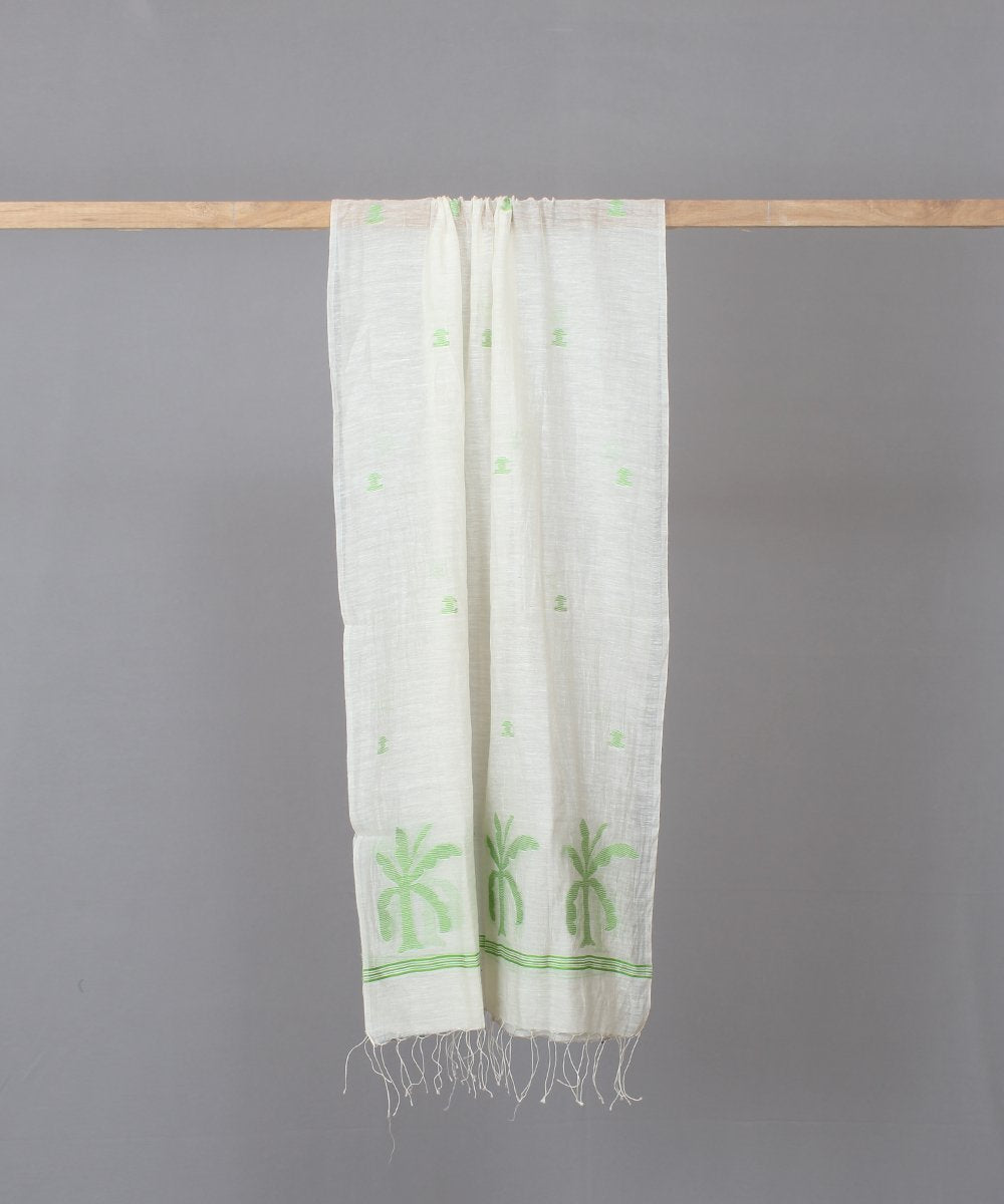 Green tree motif in while jamdani stole