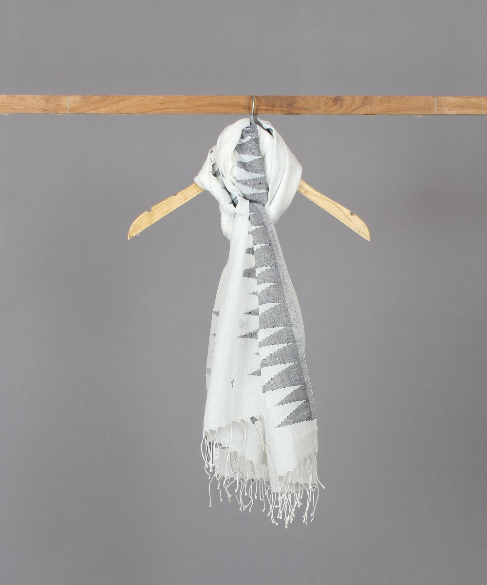 Triangular motif in white jamdani stole