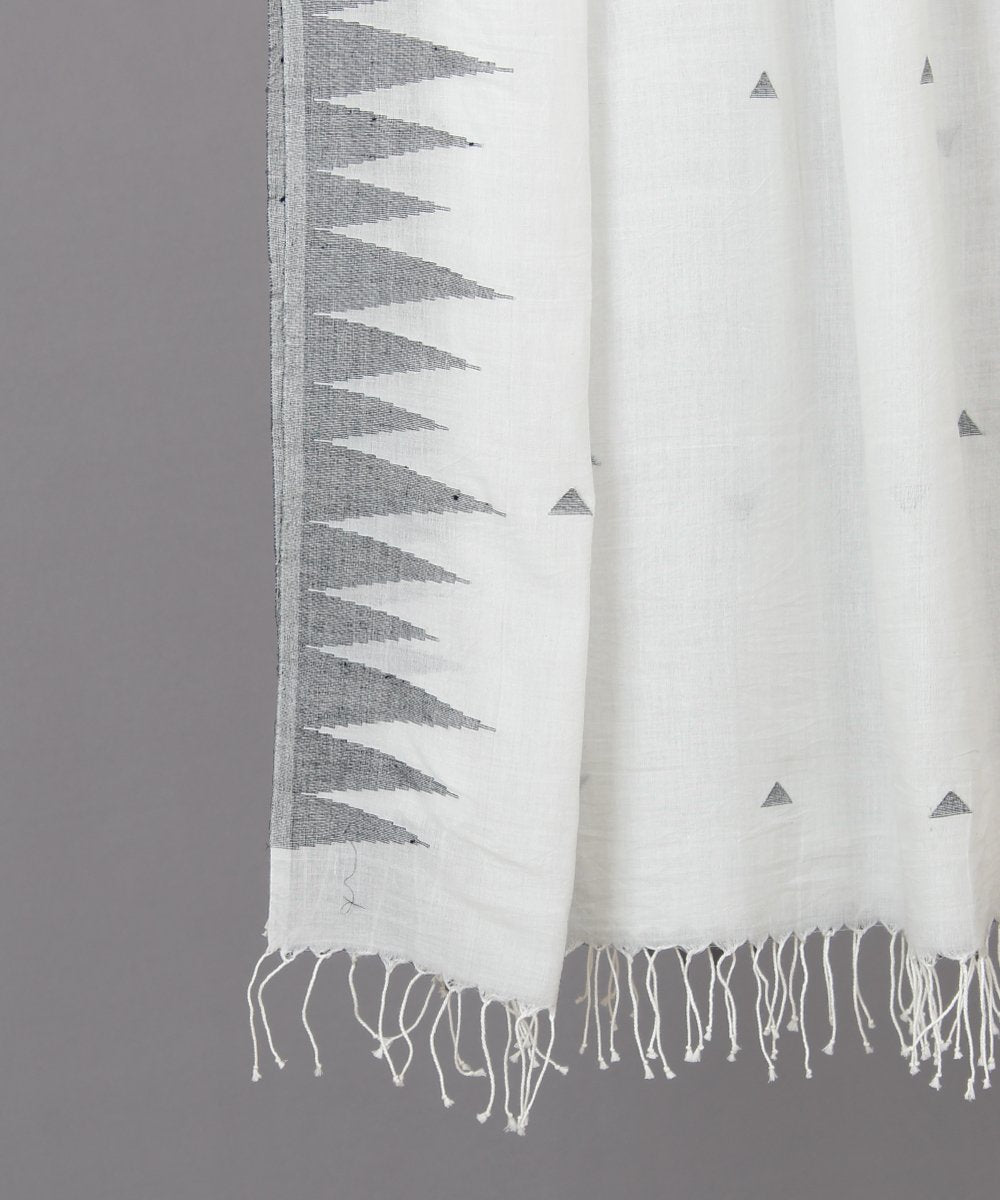 Triangular motif in white jamdani stole