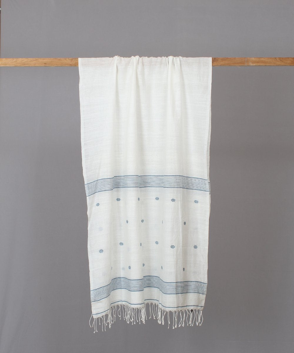 Blue floral motif in white jamdani stole
