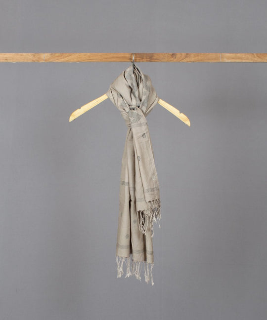 Beige jamdani stole in traditional motif
