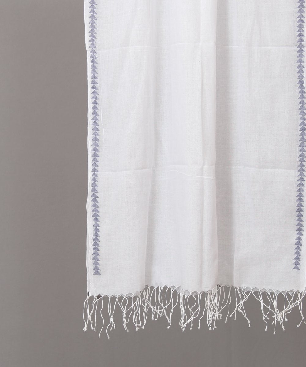 Solid white stole with blue jamdani border